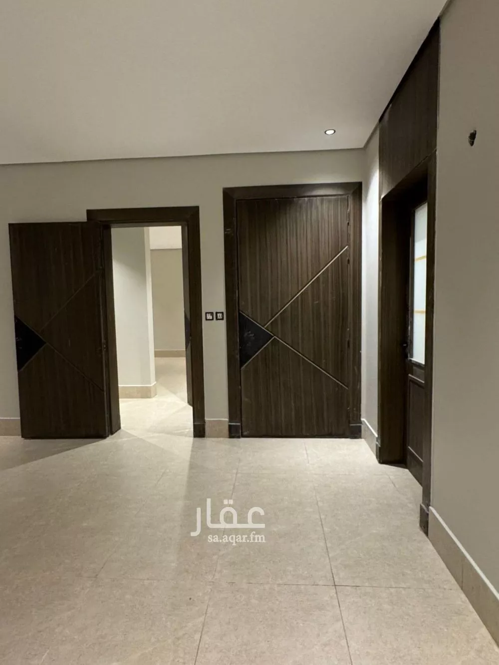 شقة 4 غرف في الحمرا 3