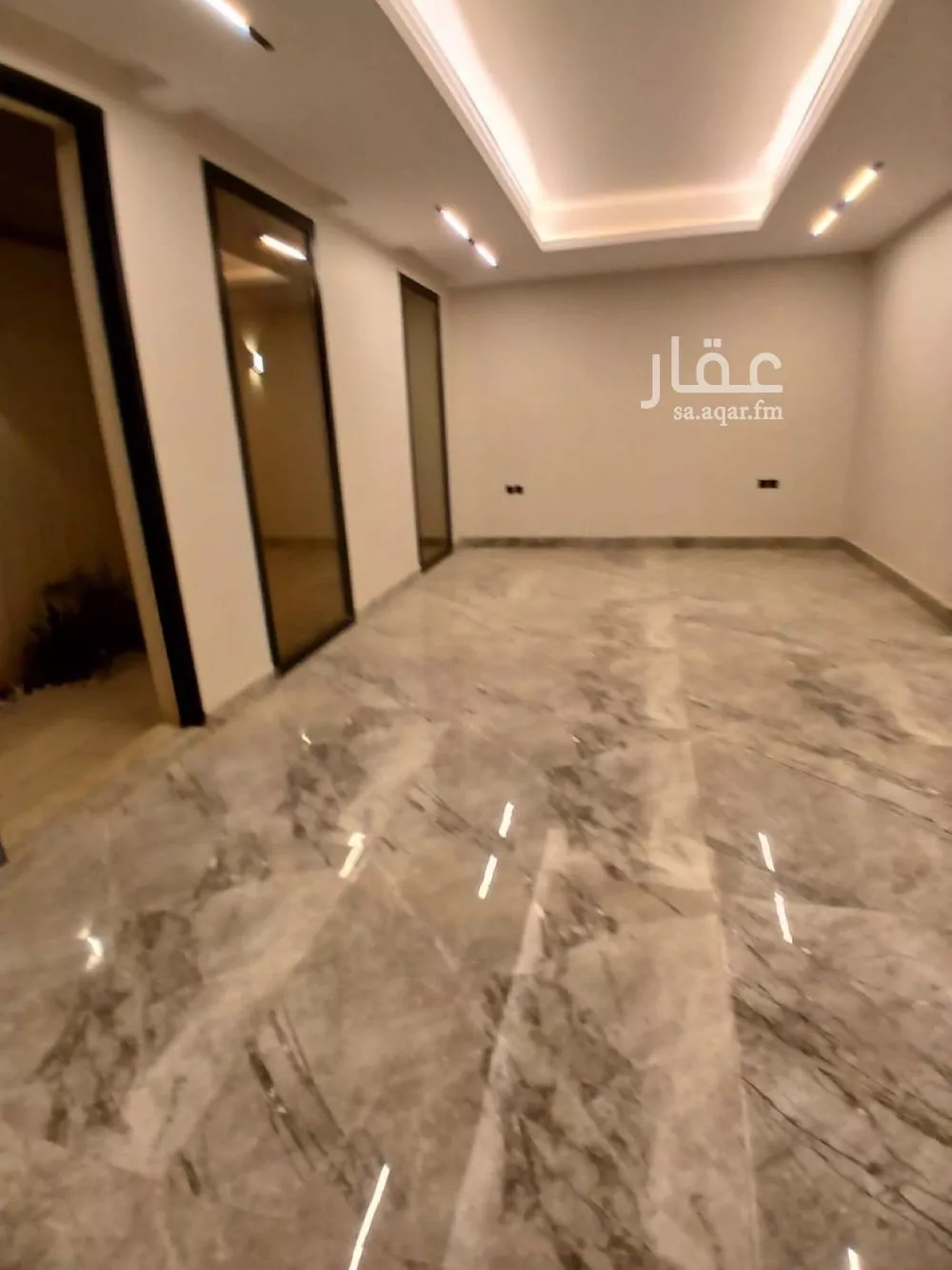 فيلا 4 غرف في العارض 3