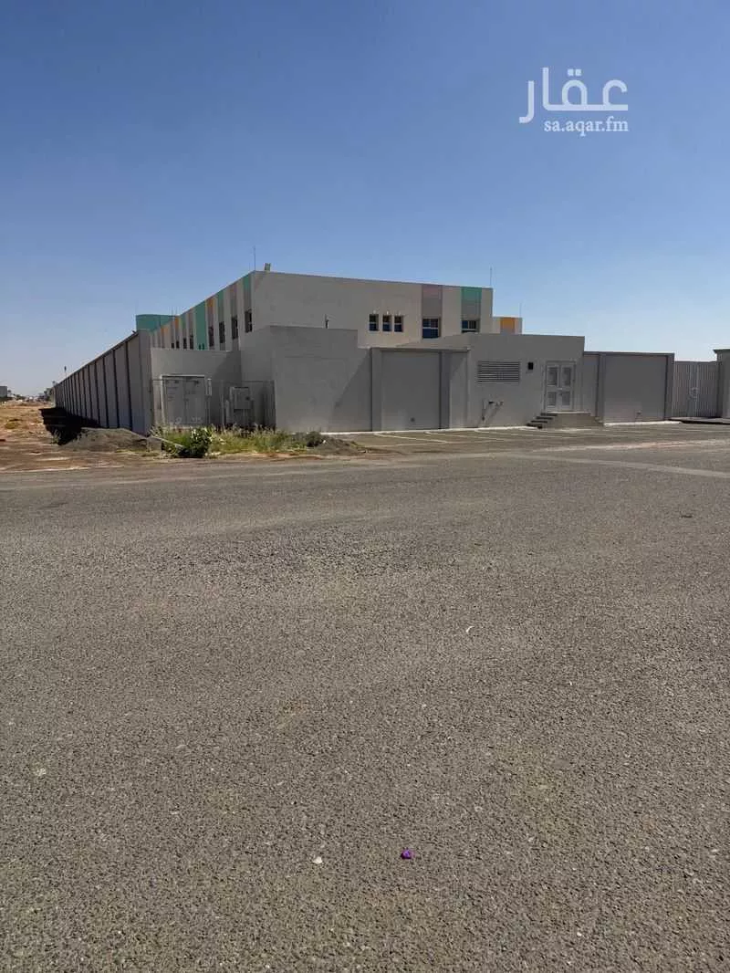 أرض 895 م² في الفروسية 5