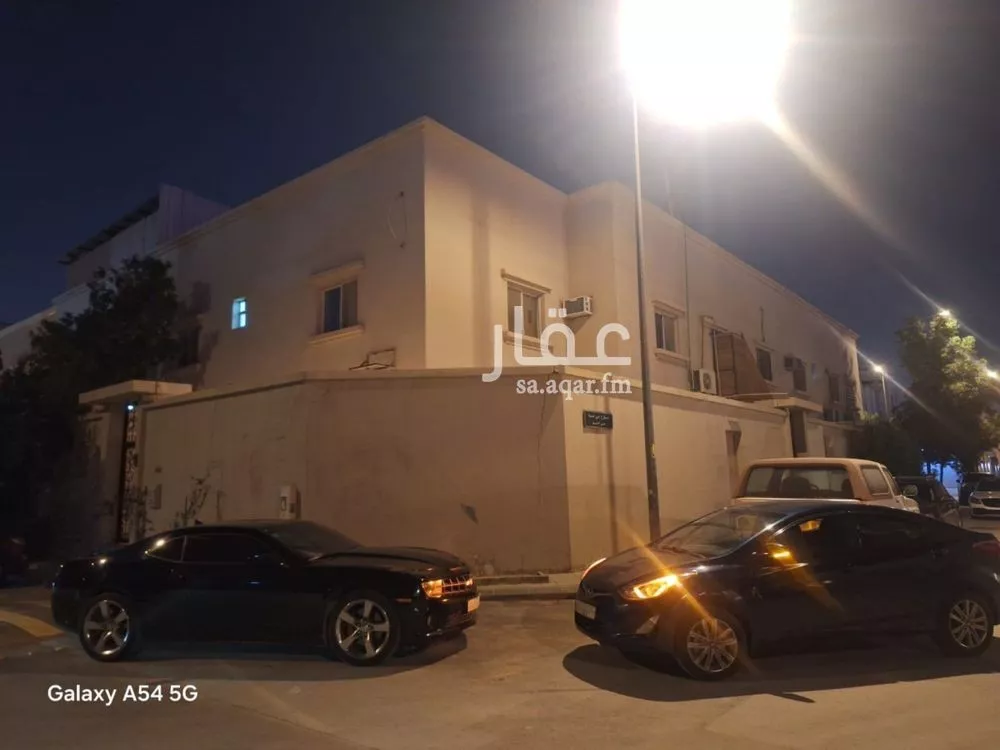 أرض 500 م² في العقيق 2