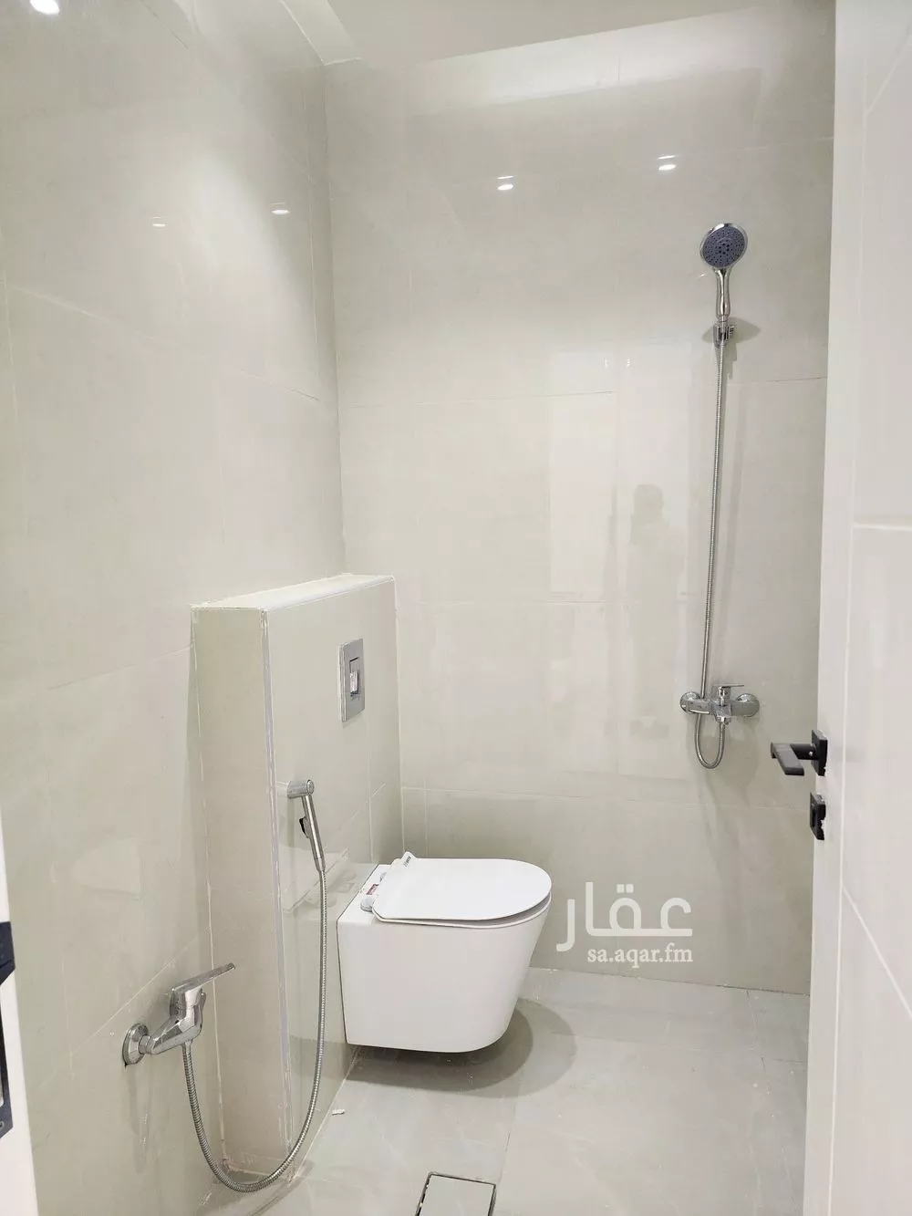 8 bedroom villa in Al Qairawan, Riyadh 6