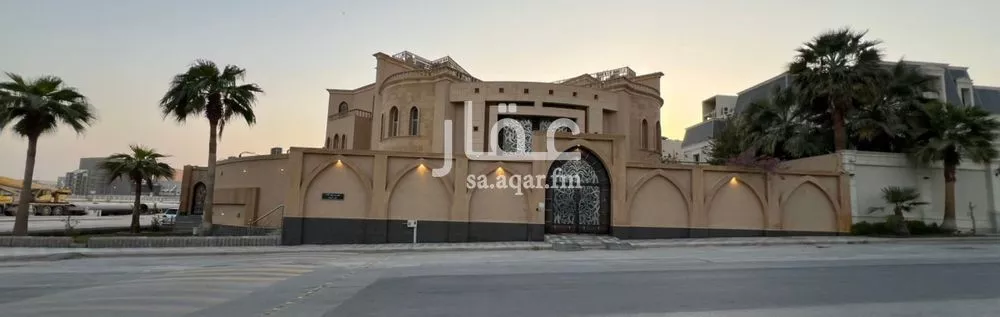 8 bedroom villa in Al Malqa 5