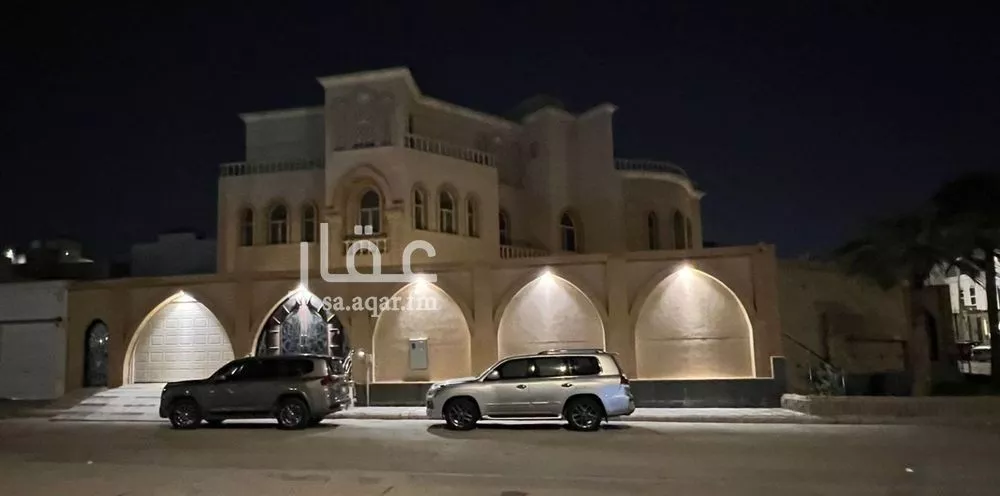 8 bedroom villa in Al Malqa 4