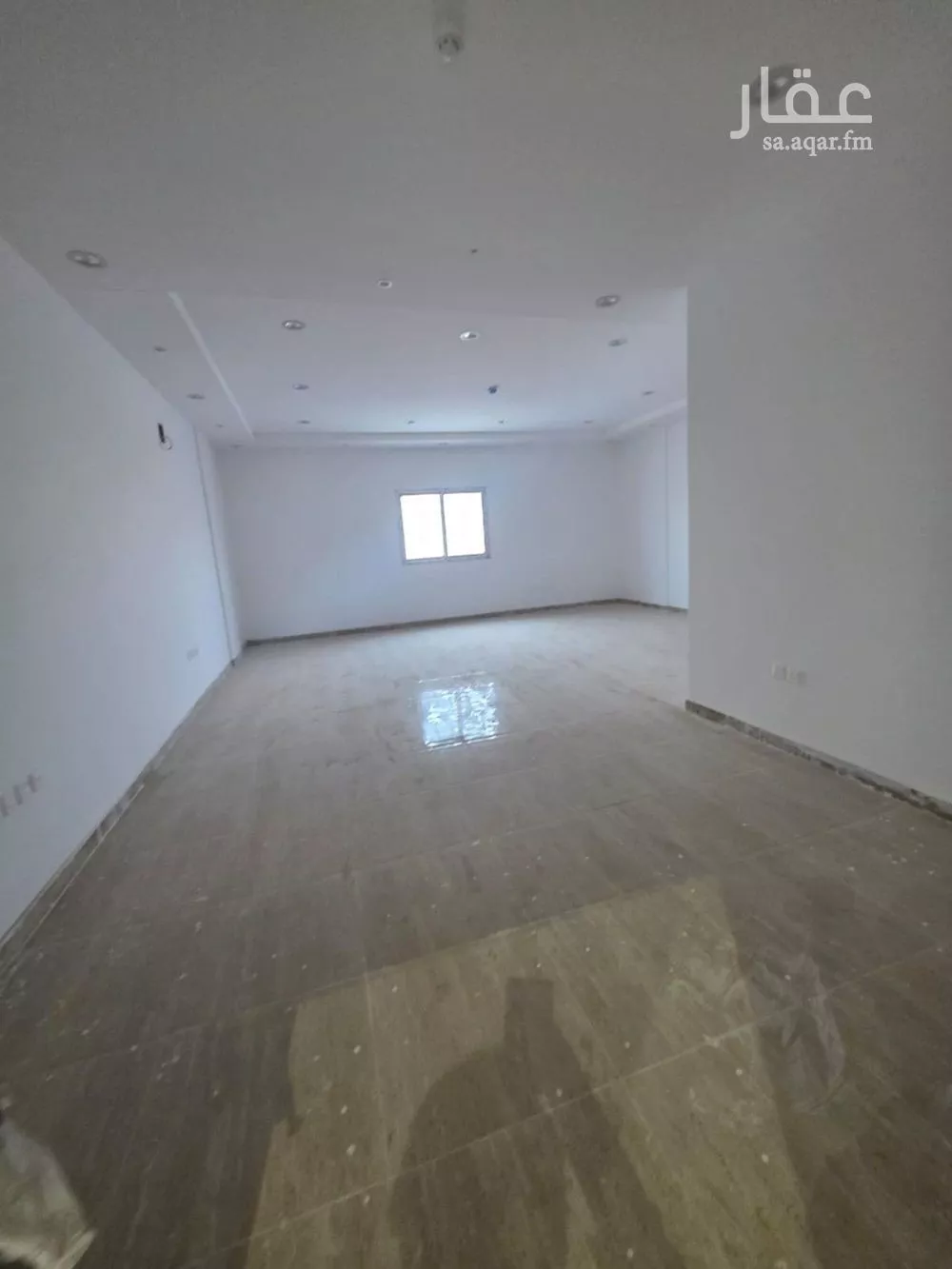 مكتب 1137 م² في النرجس 2