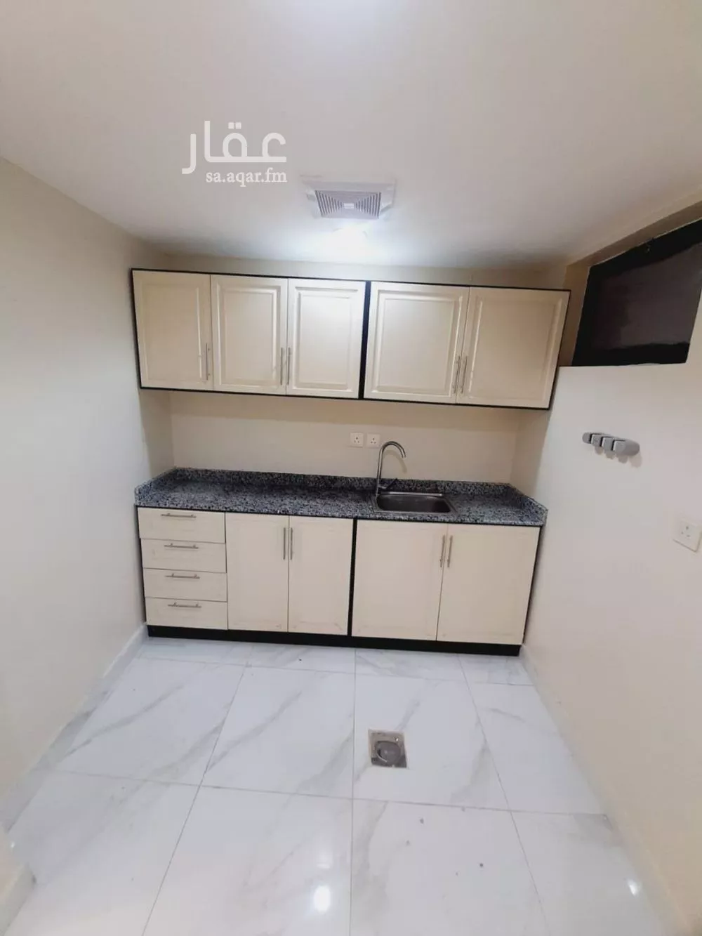 1 bedroom apartment in Al Olaya 4