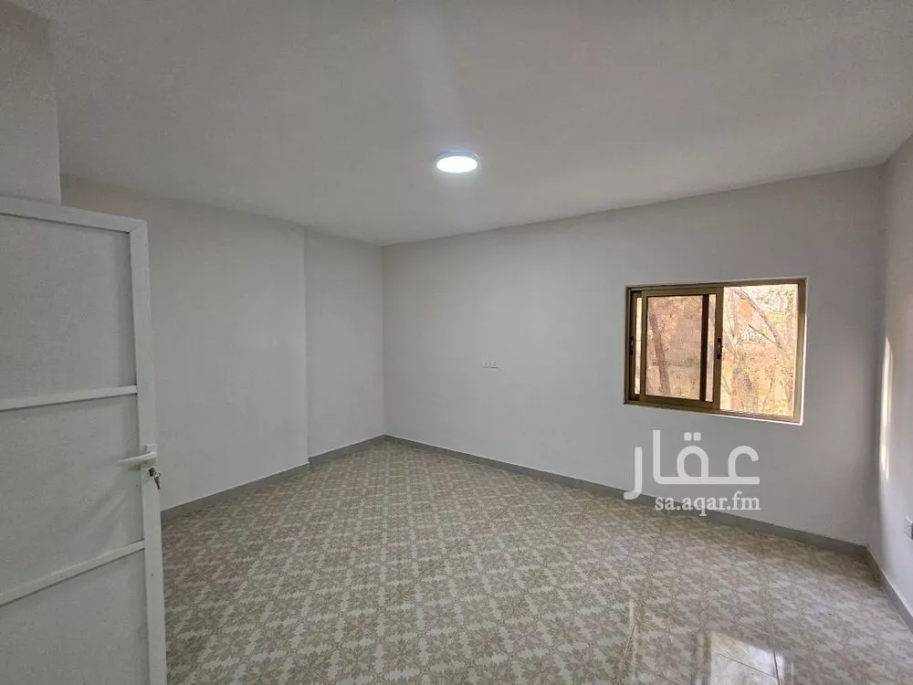700 sqm building in Al Fayha 3