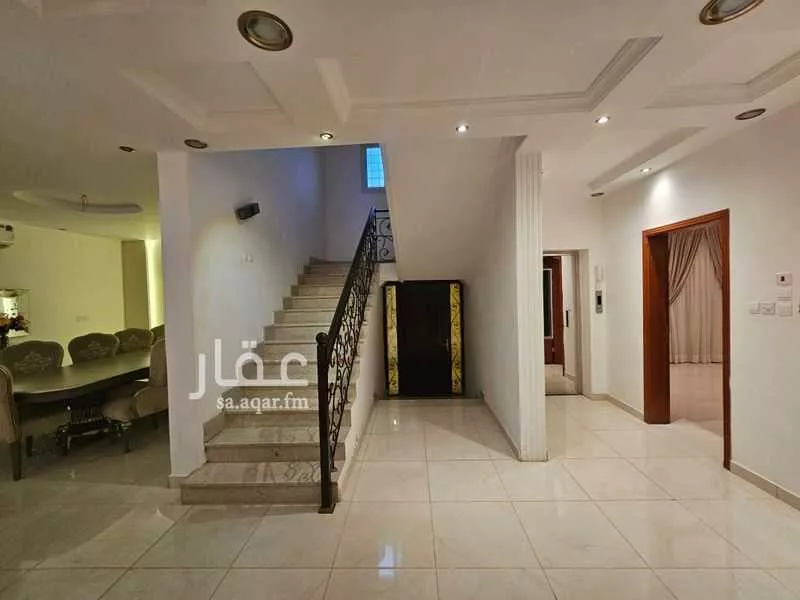 8 bedroom villa in Az Zomorod 3