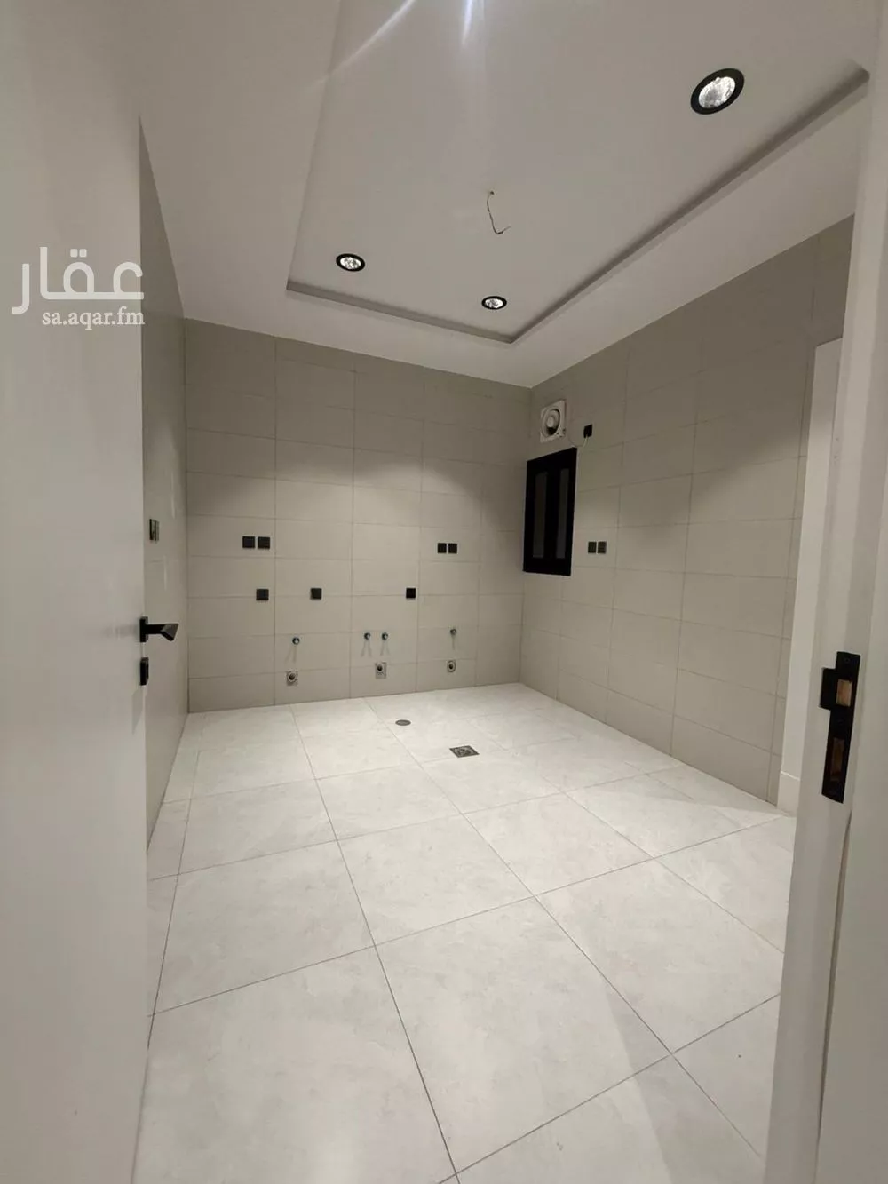 شقة 4 غرف في الريان 4