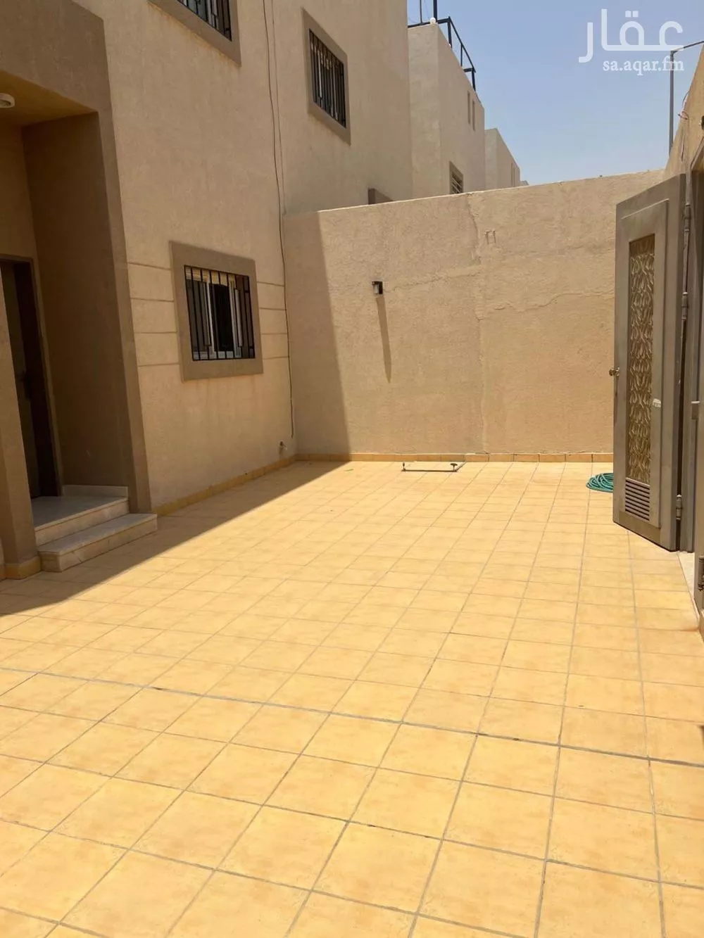 فيلا 4 غرف في الجنادرية 3