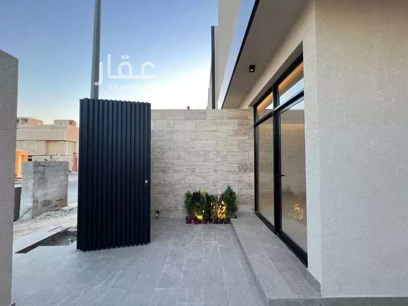 فيلا 5 غرف في النرجس 4