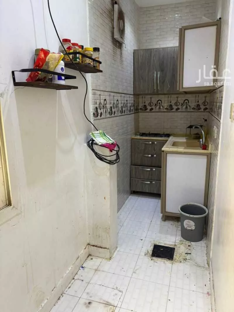 Lantai in ظهرة لبن