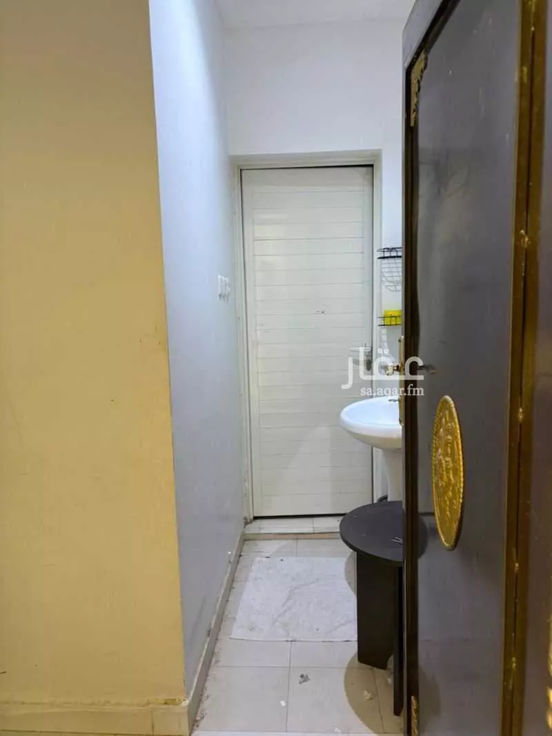 2 bedroom floor in Dhahrat Laban 4