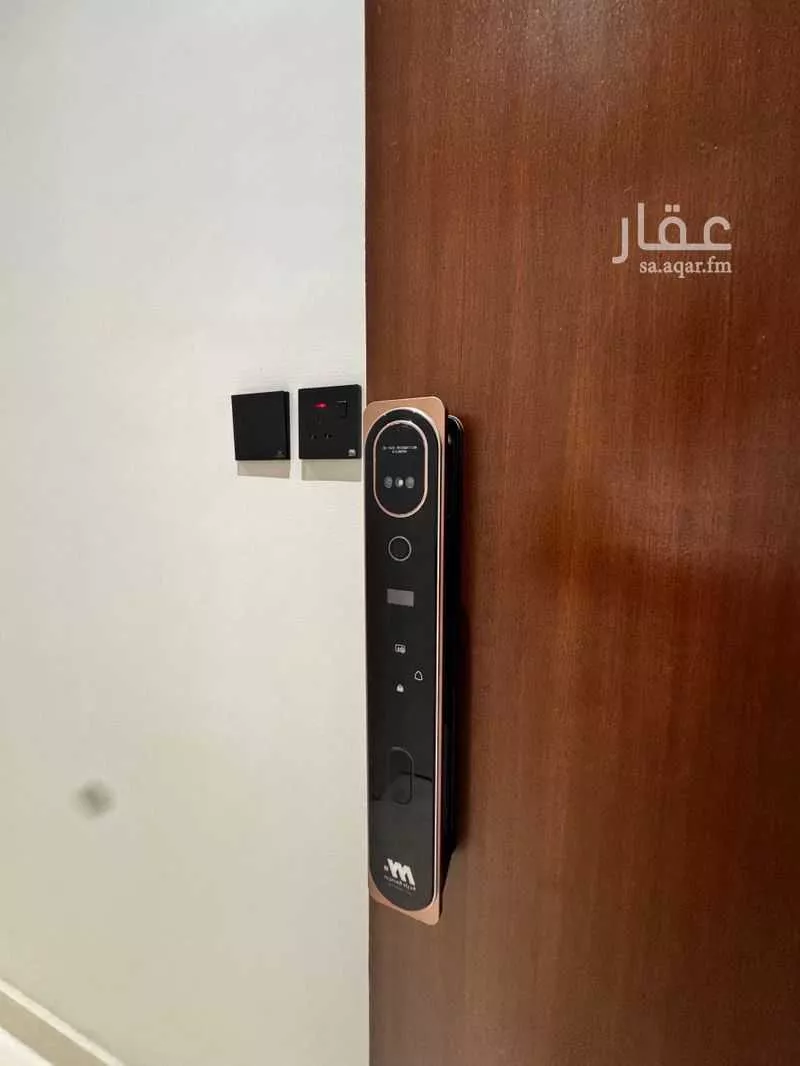 شقة 4 غرف في طيبة 4