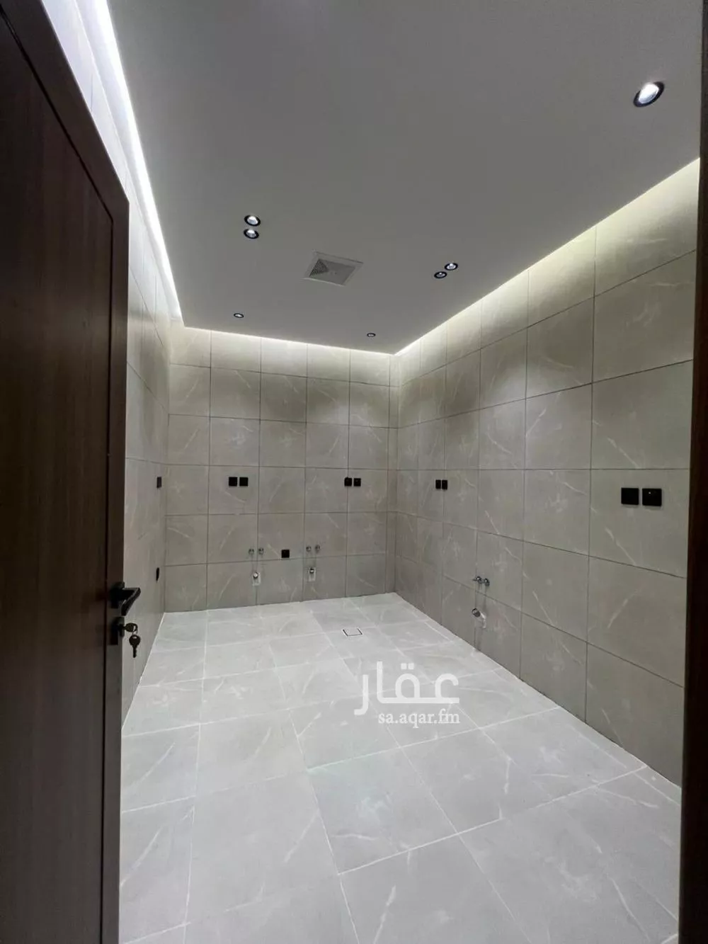 شقة 4 غرف في الروضة 5