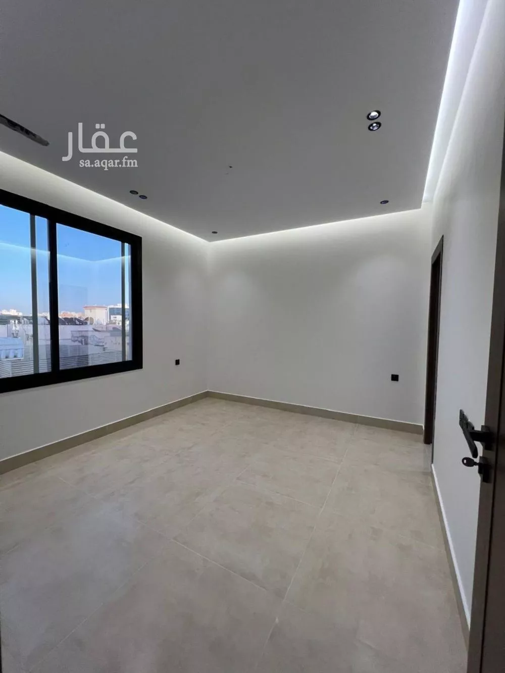 شقة 4 غرف في الروضة 3