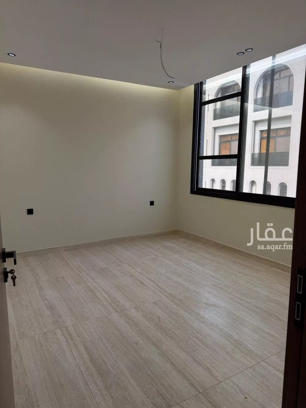 شقة 4 غرف في الروضة 4