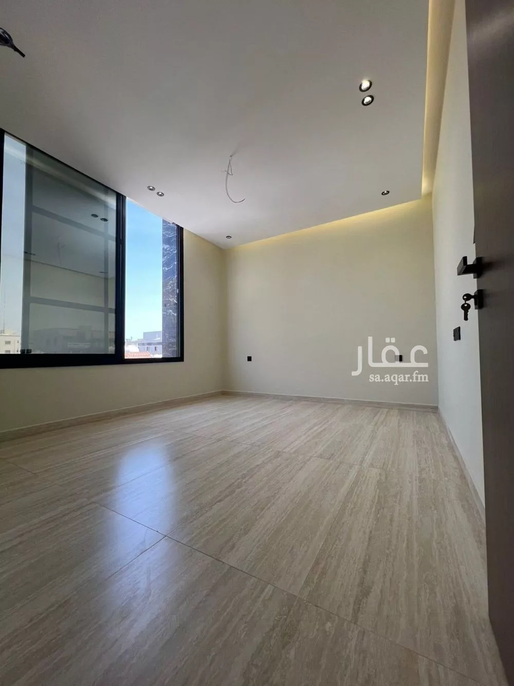 شقة 4 غرف في الروضة 4