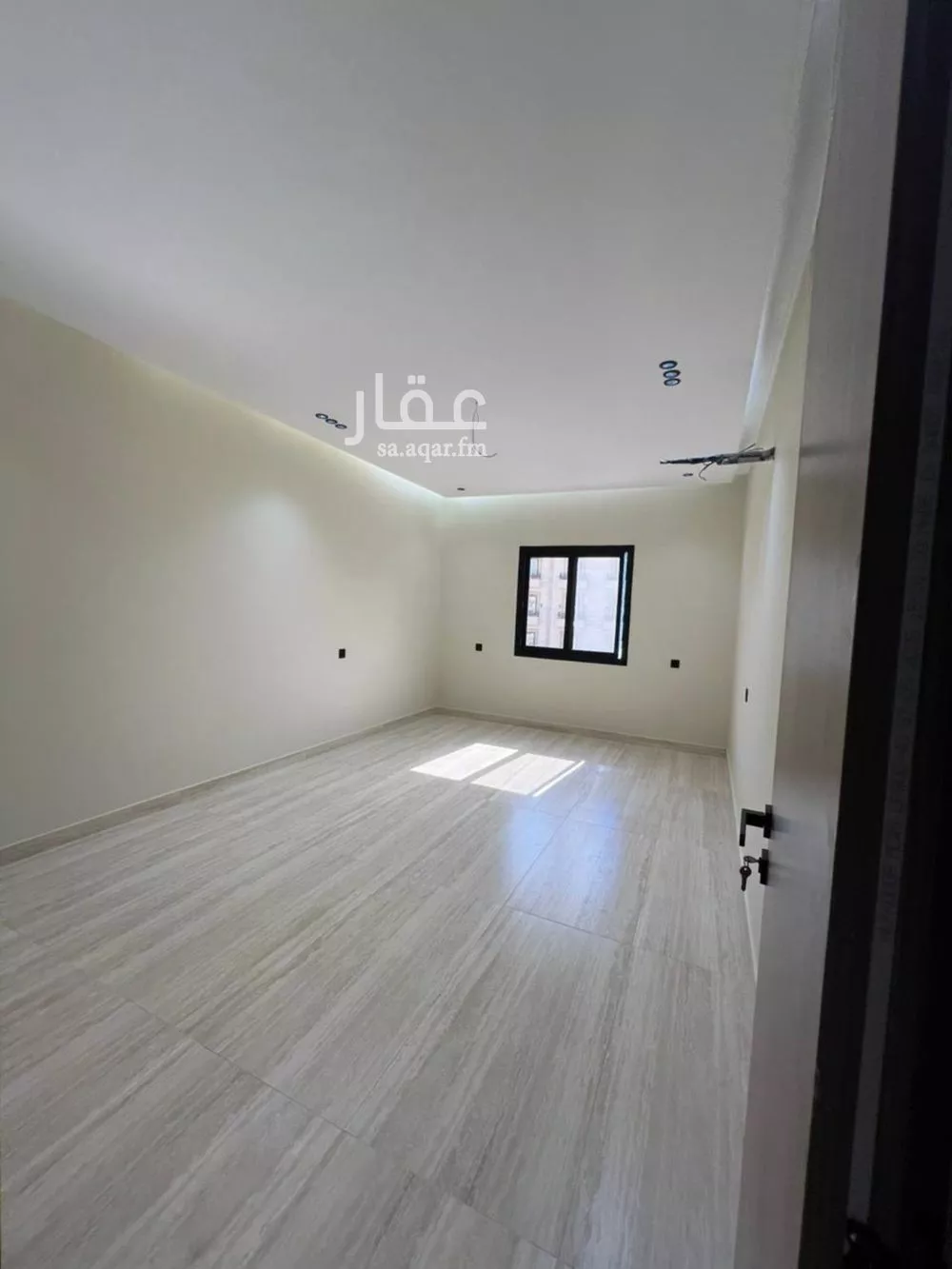 شقة 4 غرف في الروضة 5