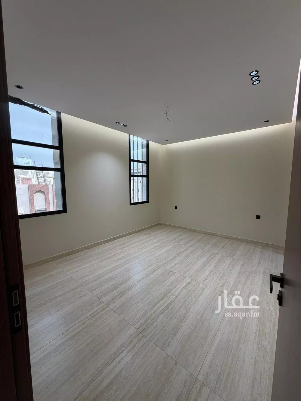 شقة 4 غرف في الروضة 2