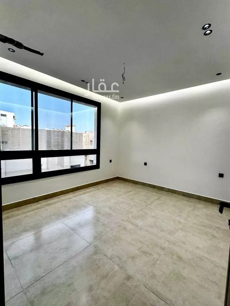 شقة 4 غرف في الروضة 3