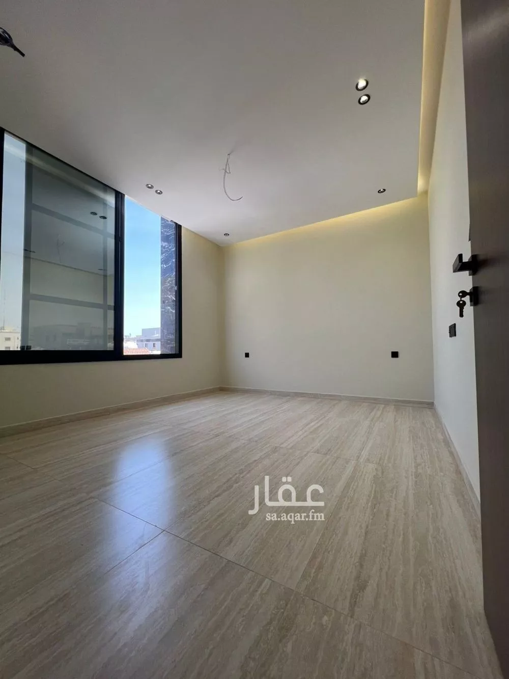 شقة 4 غرف في الروضة 2