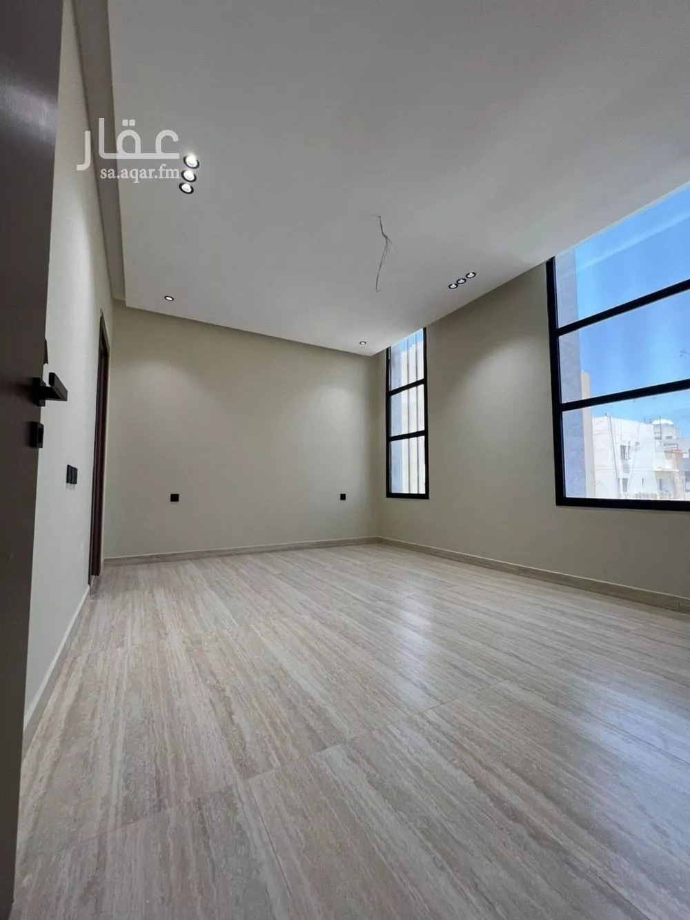 شقة 4 غرف في الروضة 3