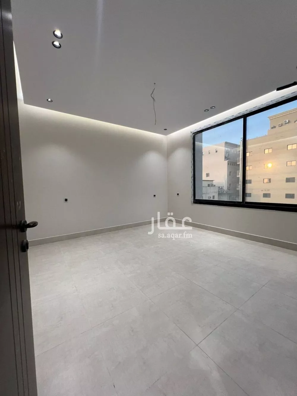 شقة 4 غرف في النعيم 5