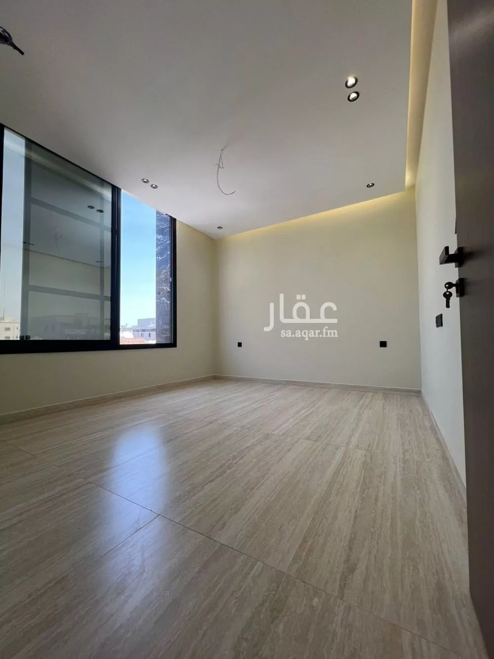 شقة 4 غرف في الروضة 3