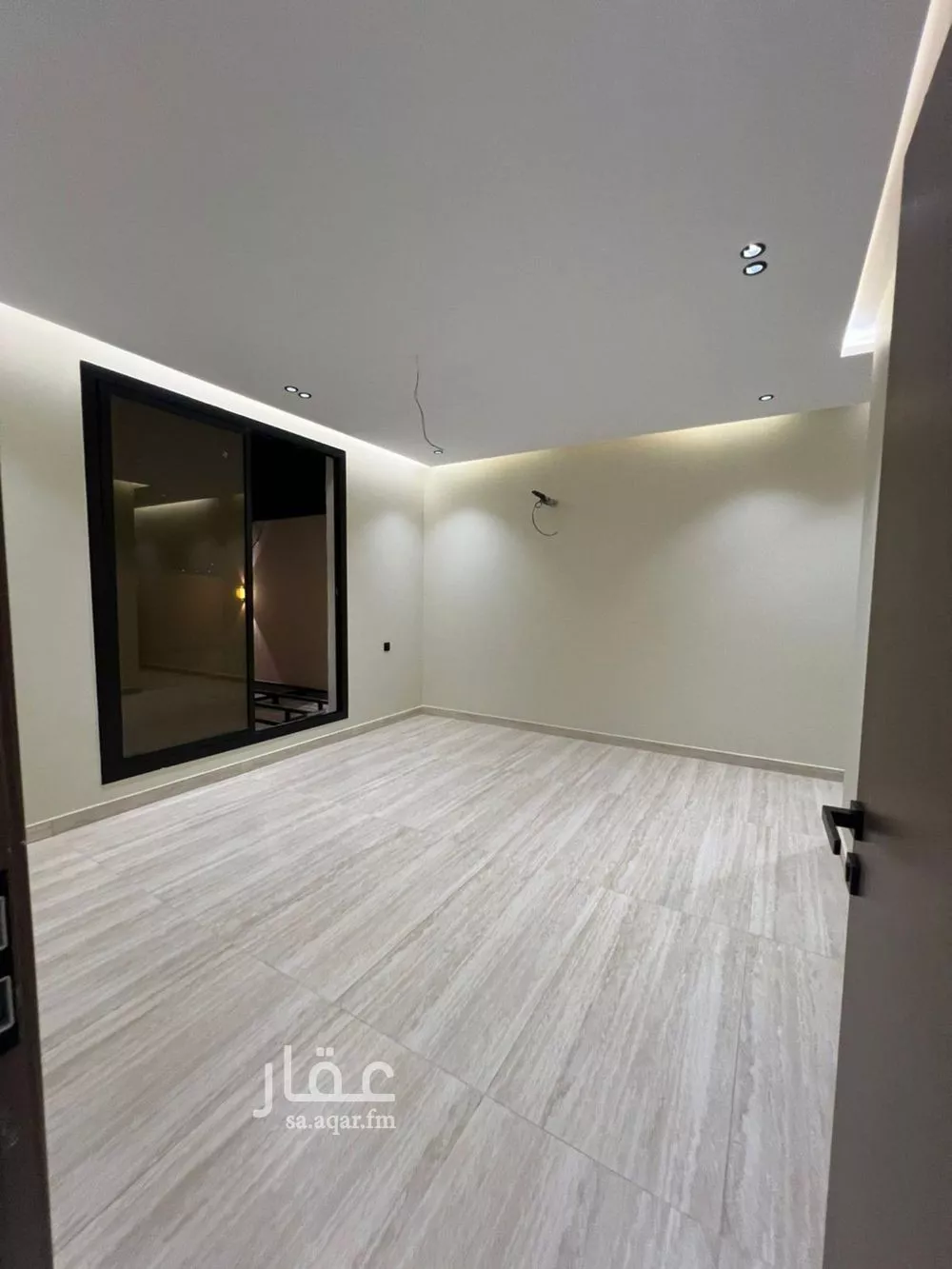 شقة 4 غرف في الروضة 5