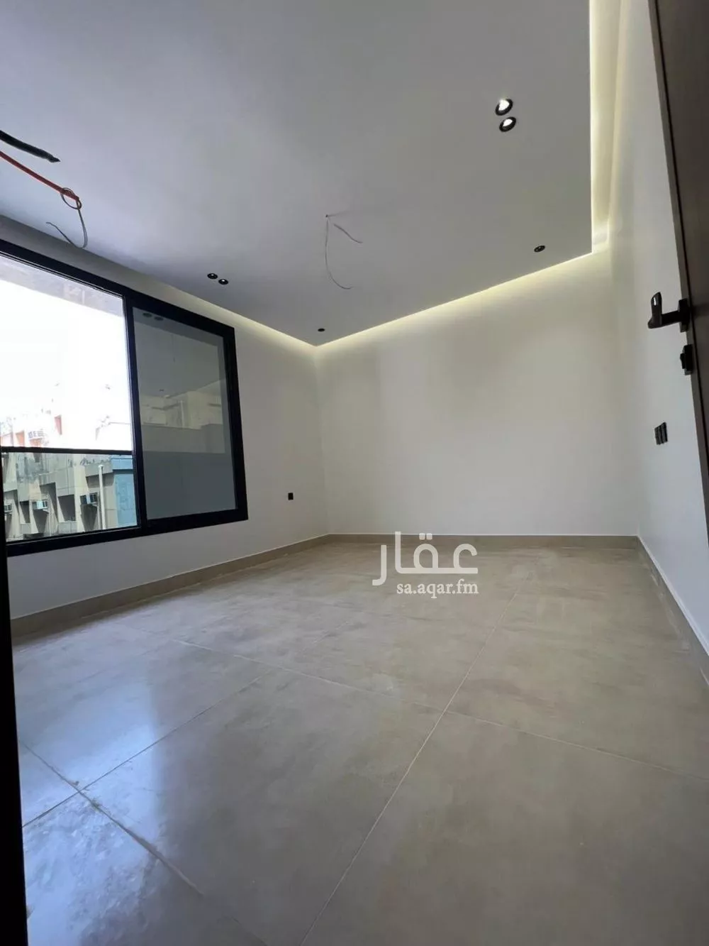 شقة 4 غرف في الروضة 5