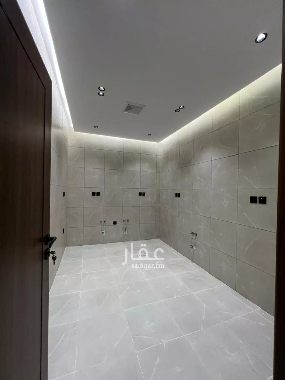 شقة 4 غرف في الروضة 5