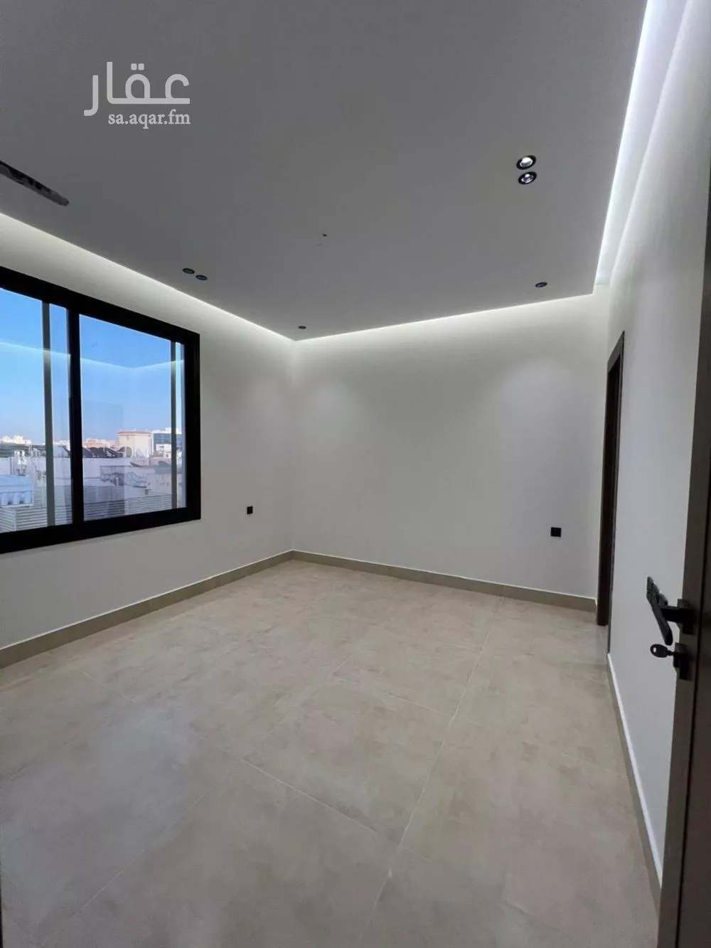 شقة 4 غرف في الروضة 3