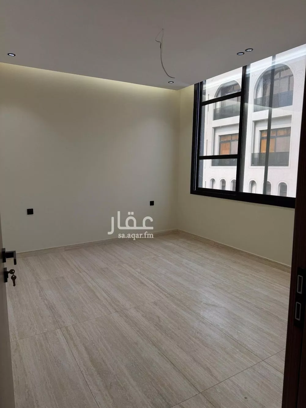 شقة 4 غرف في الروضة 2