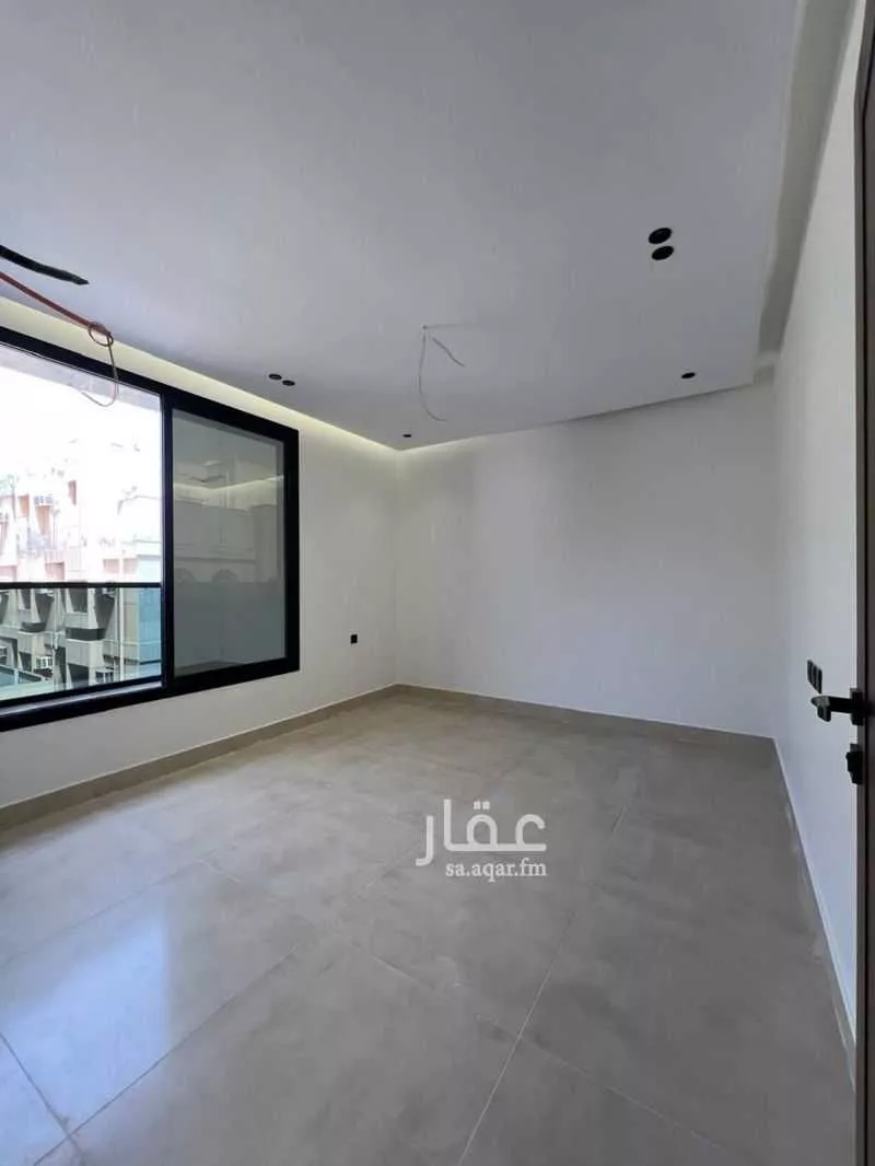 شقة 4 غرف في الروضة 5