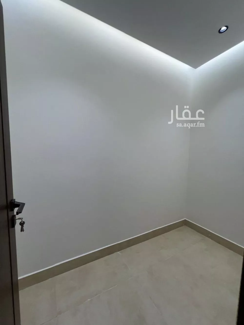 شقة 4 غرف في الروضة 5