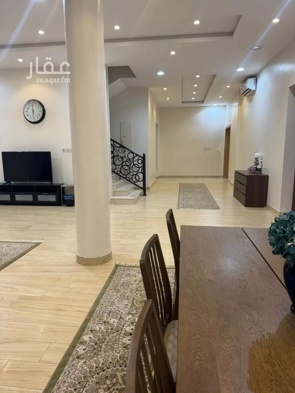 فيلا 5 غرف في النرجس 4