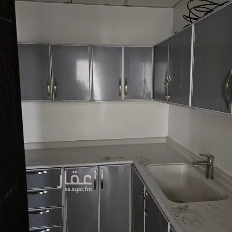 مكتب 691 م² في النخيل 2