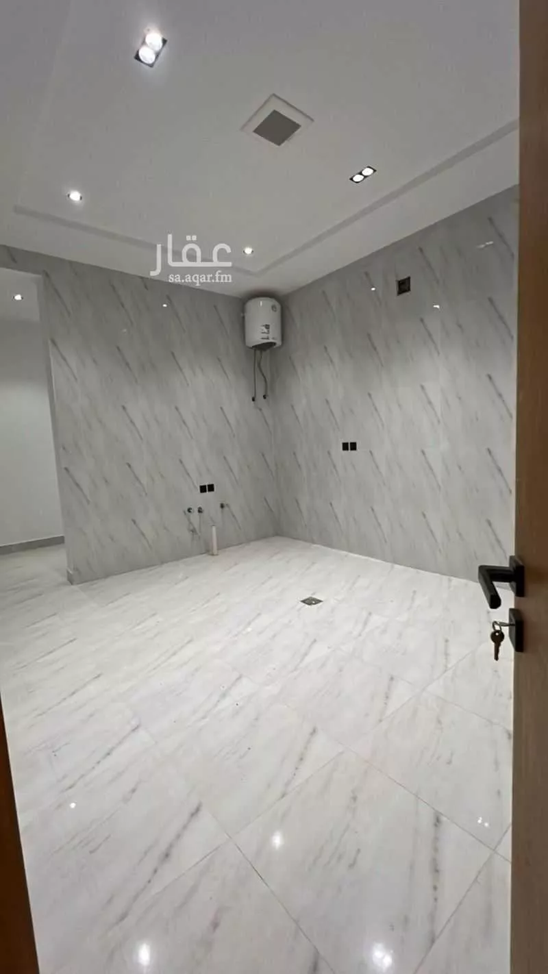 فيلا 5 غرف في طيبة 2