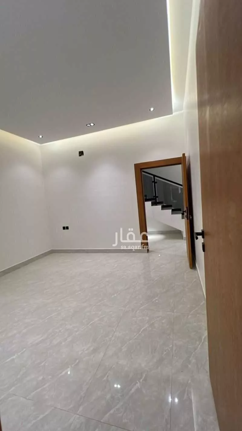 فيلا 5 غرف في طيبة 3