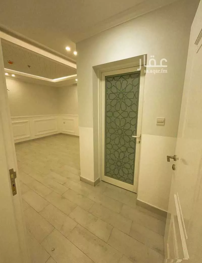 شقة 6 غرف في الحمرا 1