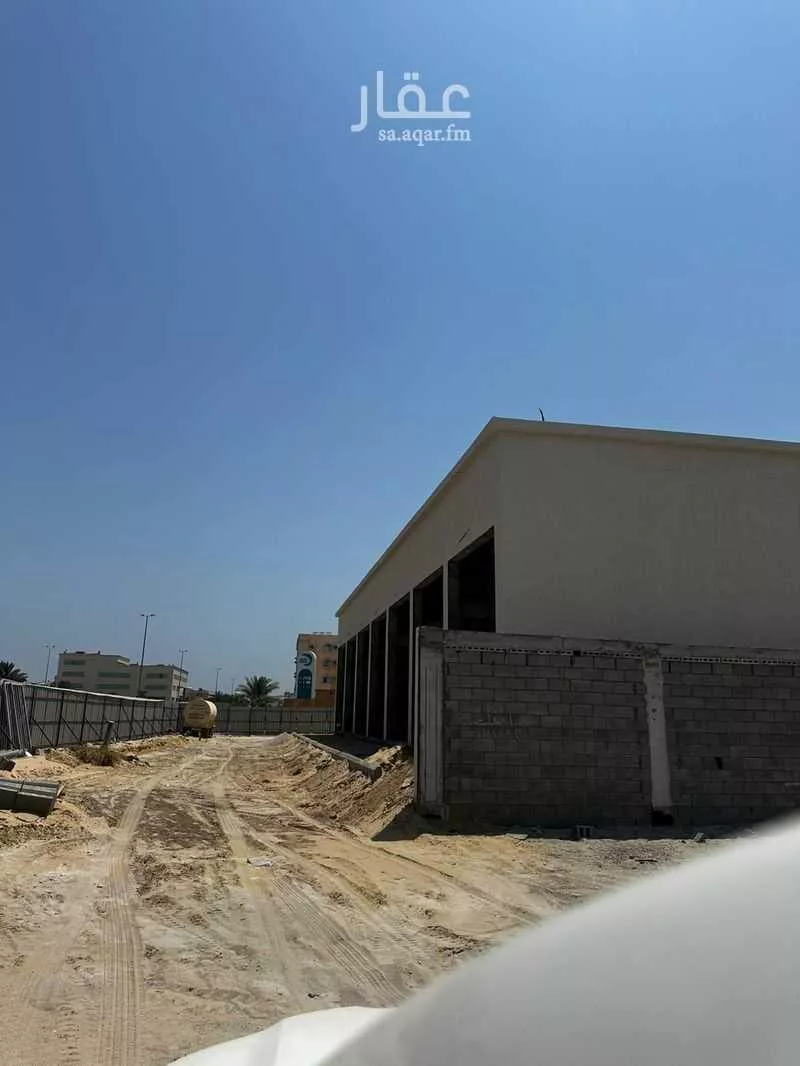 محل 2691 م² في الحمراء 3