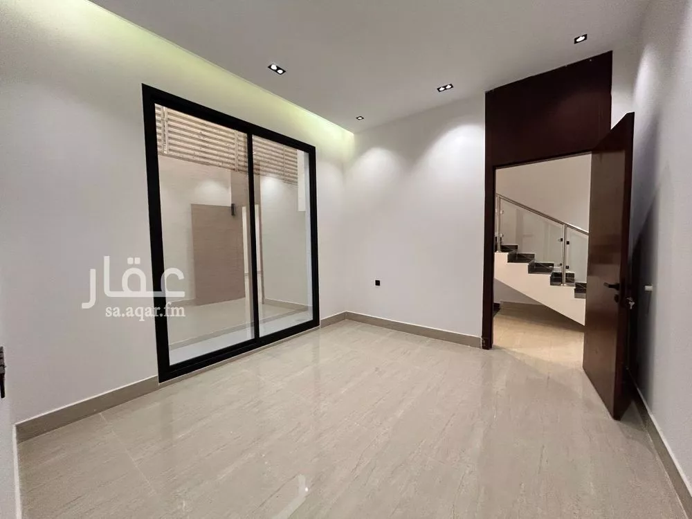 فيلا 8 غرف في العريجاء الغربية 5