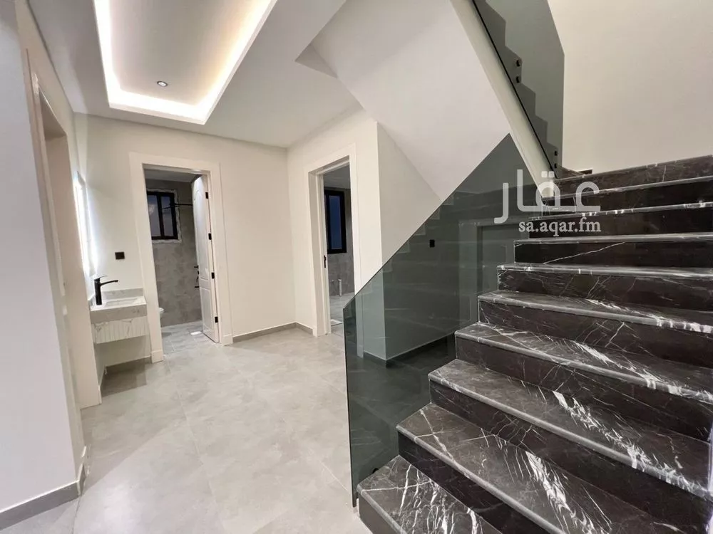 5 bedroom apartment in Tuwaiq 1