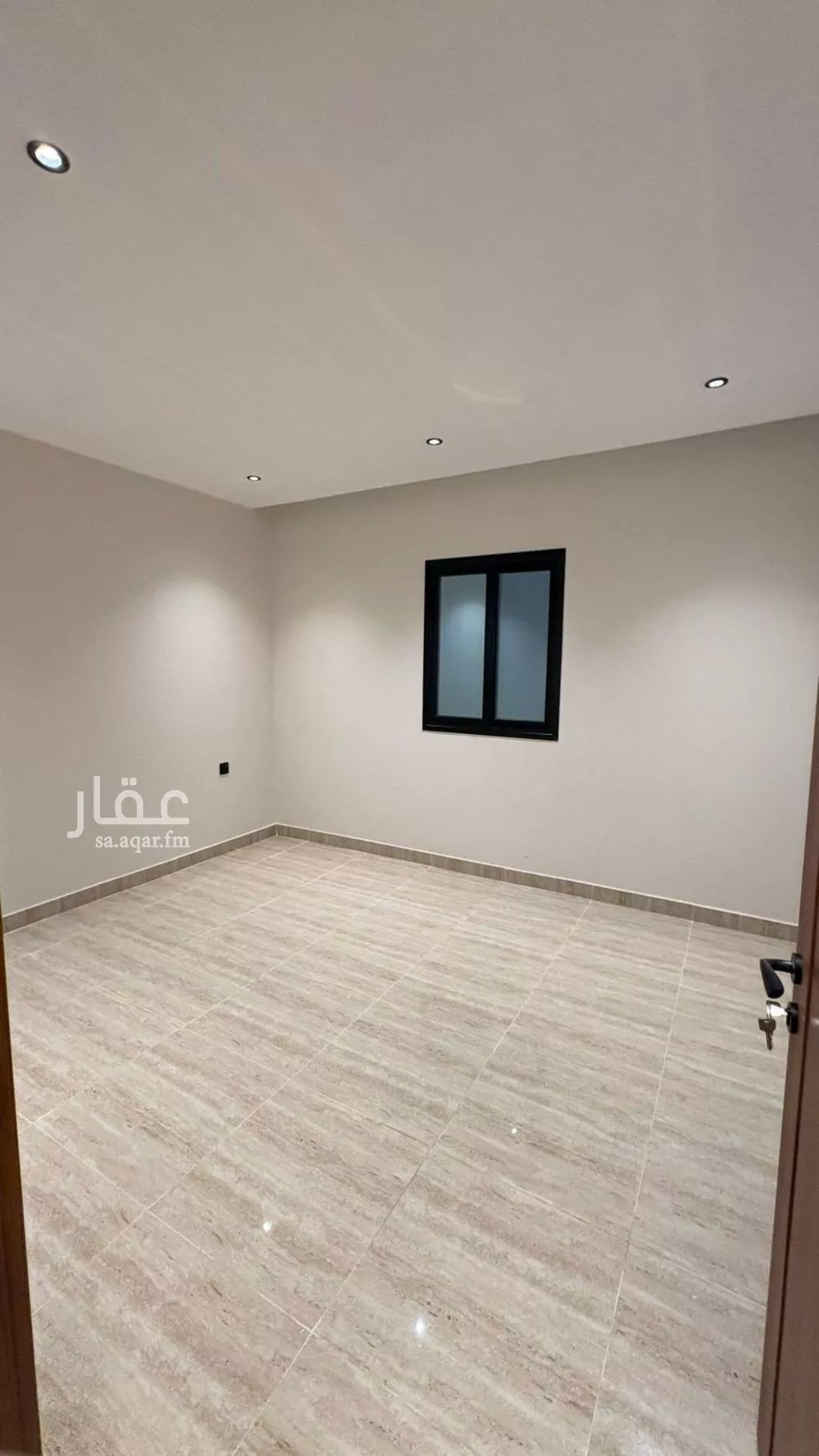 شقة 6 غرف في الندى 3