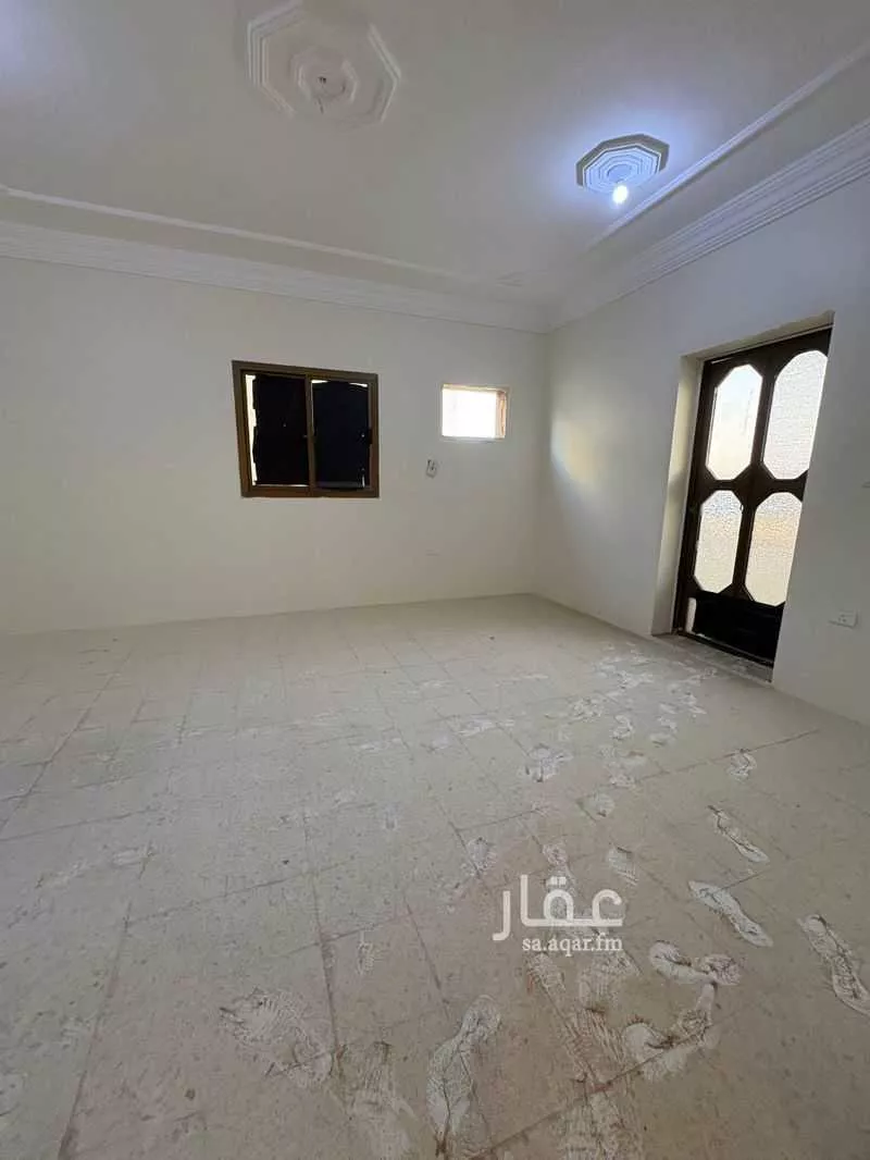 شقة 5 غرف في العزيزية 4