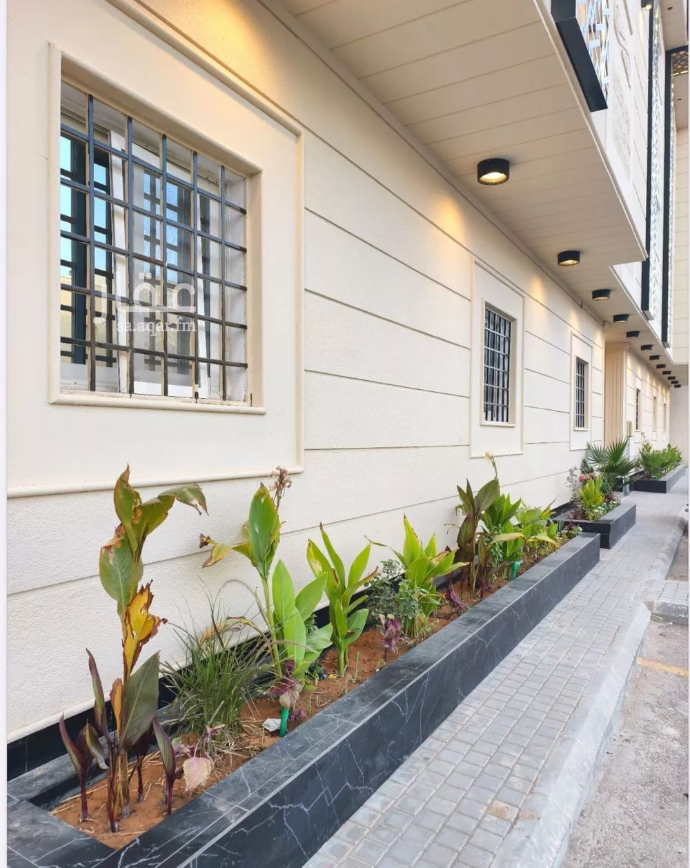 شقة 1 غرف في الملقا 2