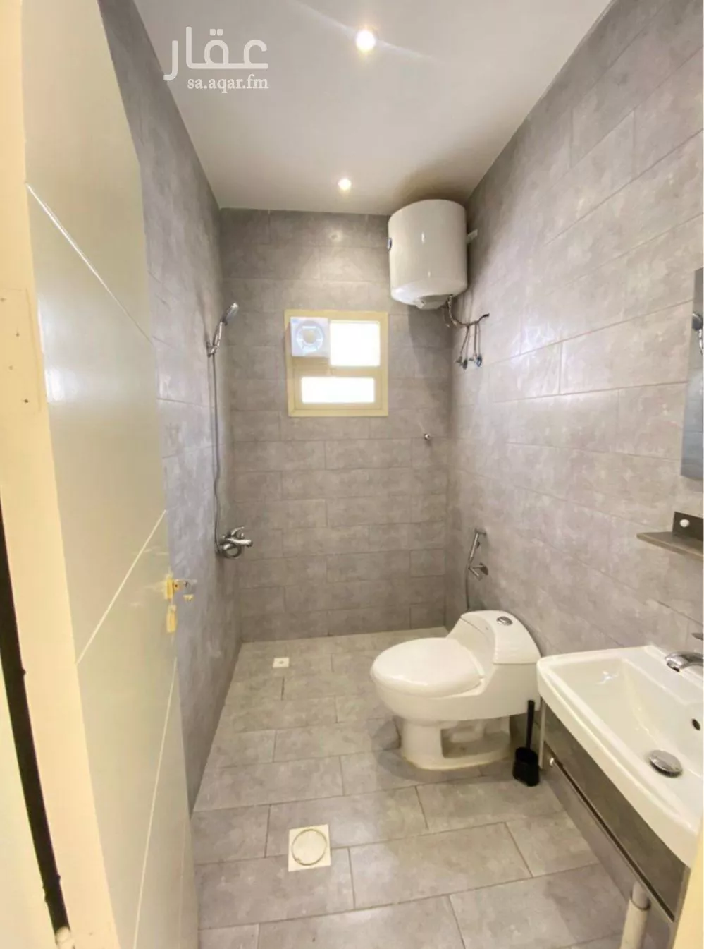 شقة 1 غرف في الملقا 5