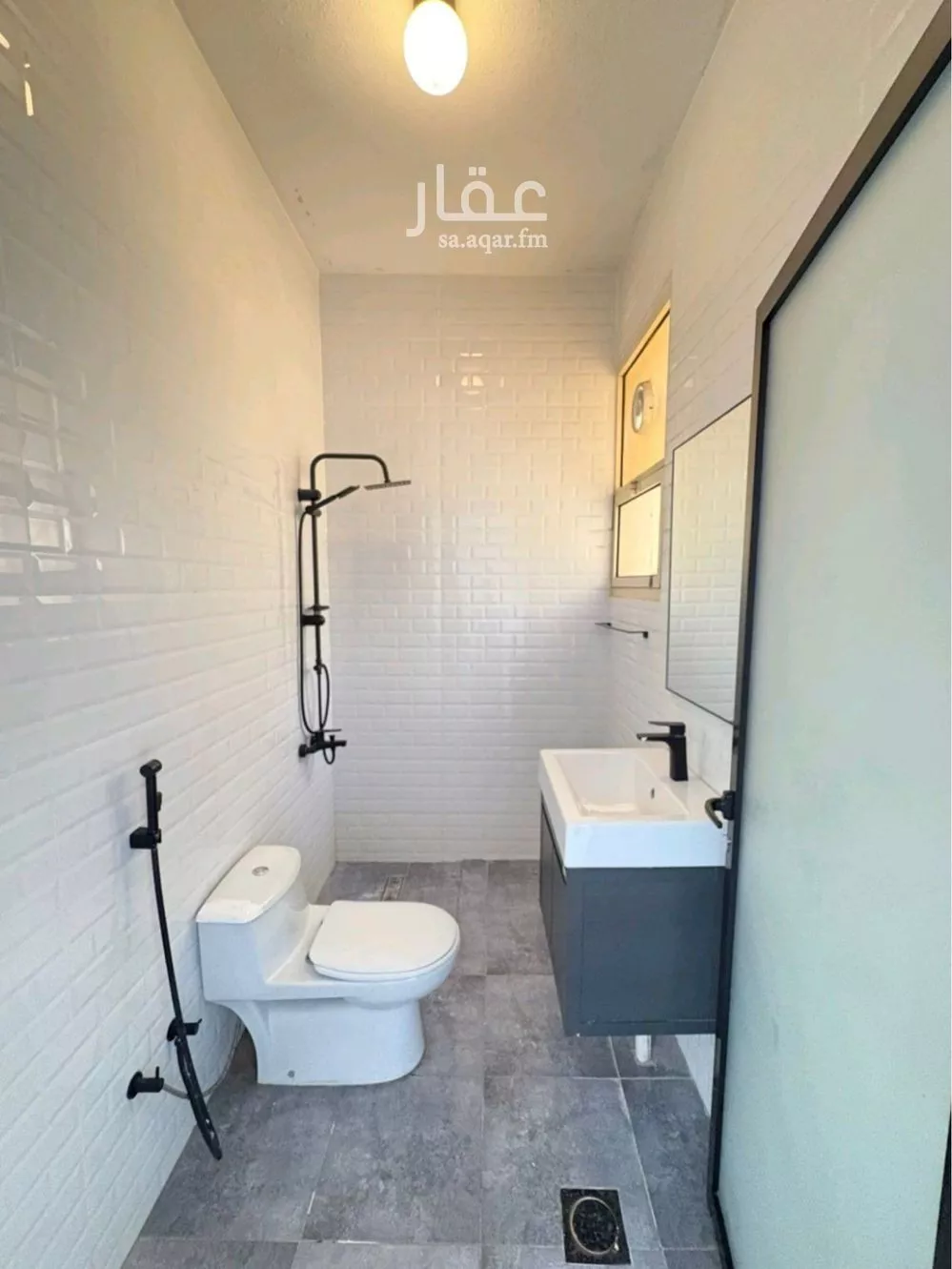 شقة 1 غرف في العقيق 5