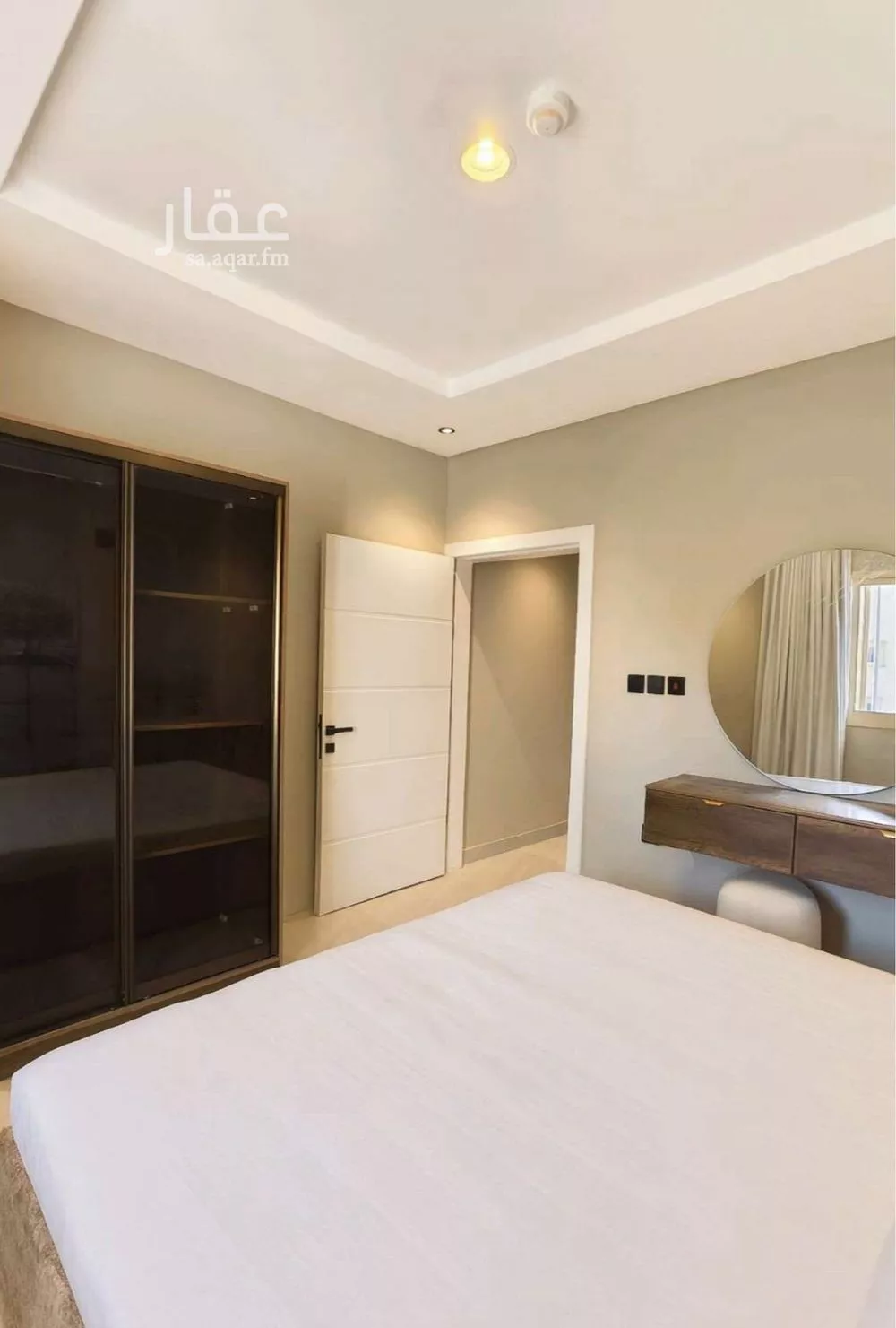 شقة 1 غرف في الملقا 4