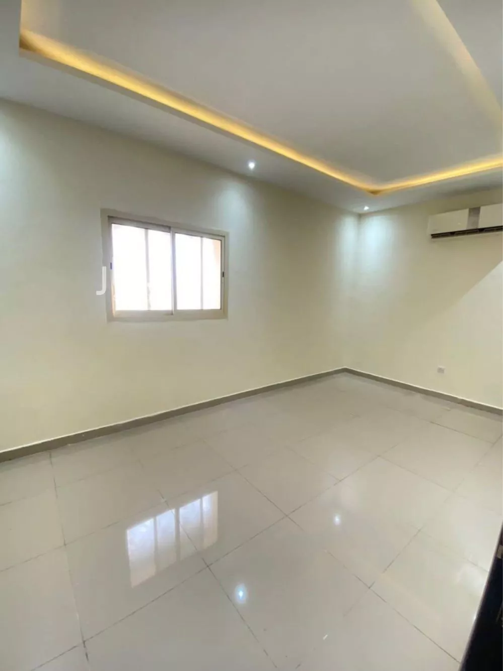 شقة 1 غرف في العقيق 3